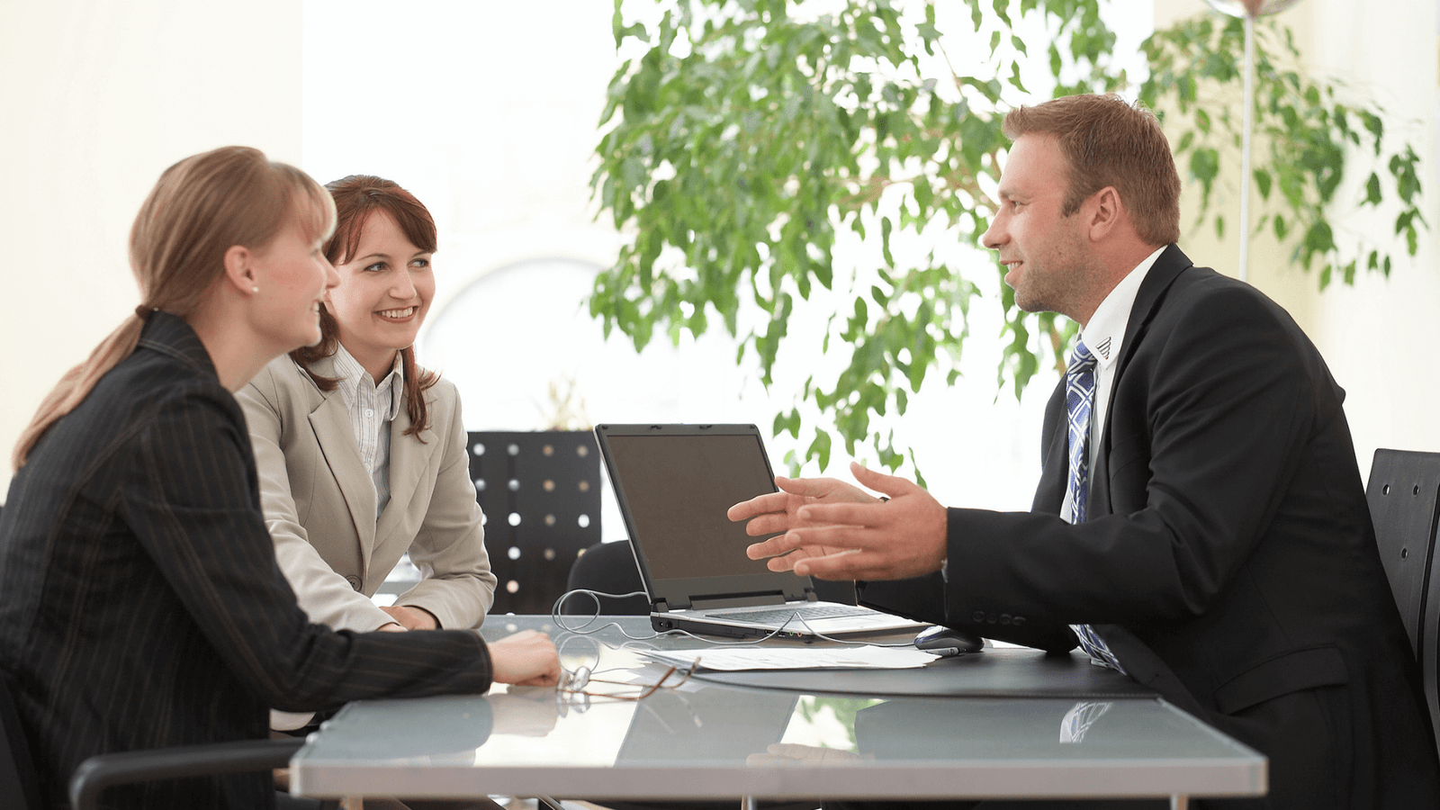 URHOME - meeting with clients